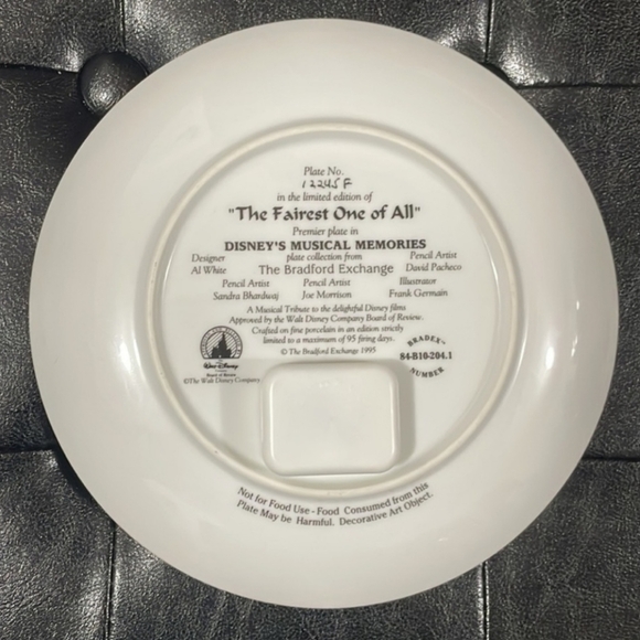 Rare Disney Snow White musical plate - Picture 5 of 5